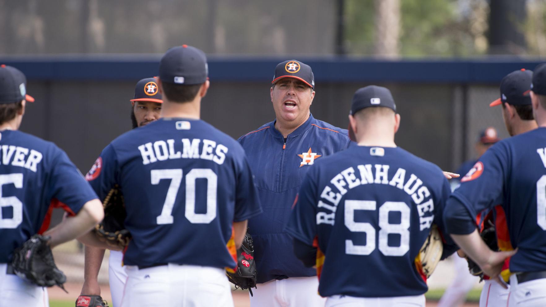 Hansen's Sunday Notebook: Tucson High grad rides World Series thrill to new office — in Fenway Park